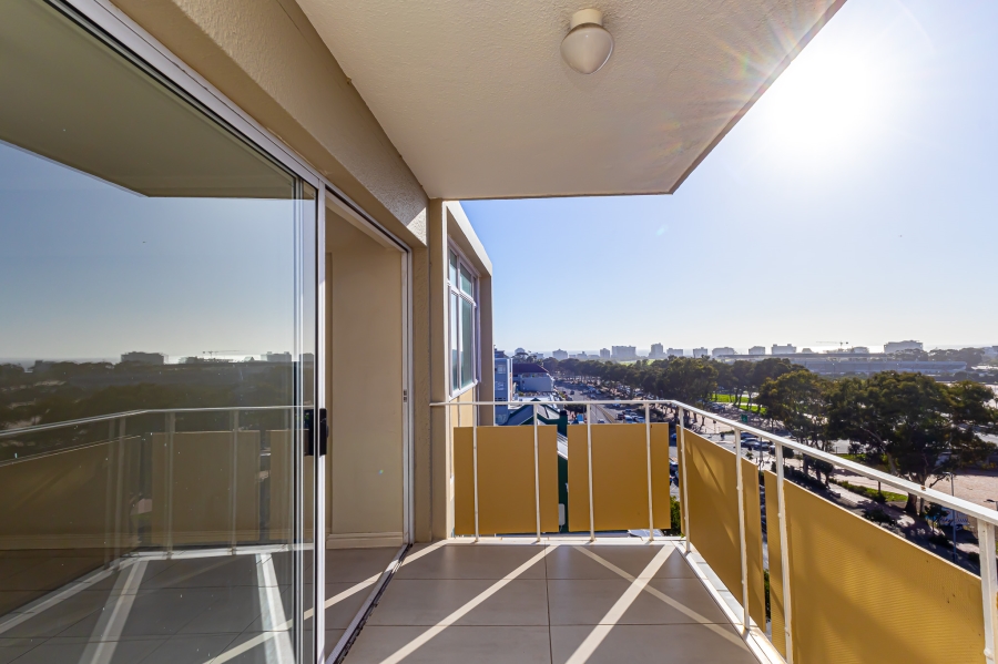 To Let 2 Bedroom Property for Rent in Green Point Western Cape